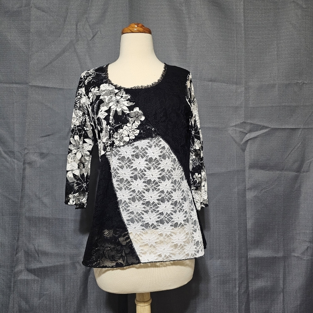 Dressbarn Black White Floral Lace Patchwork Top M